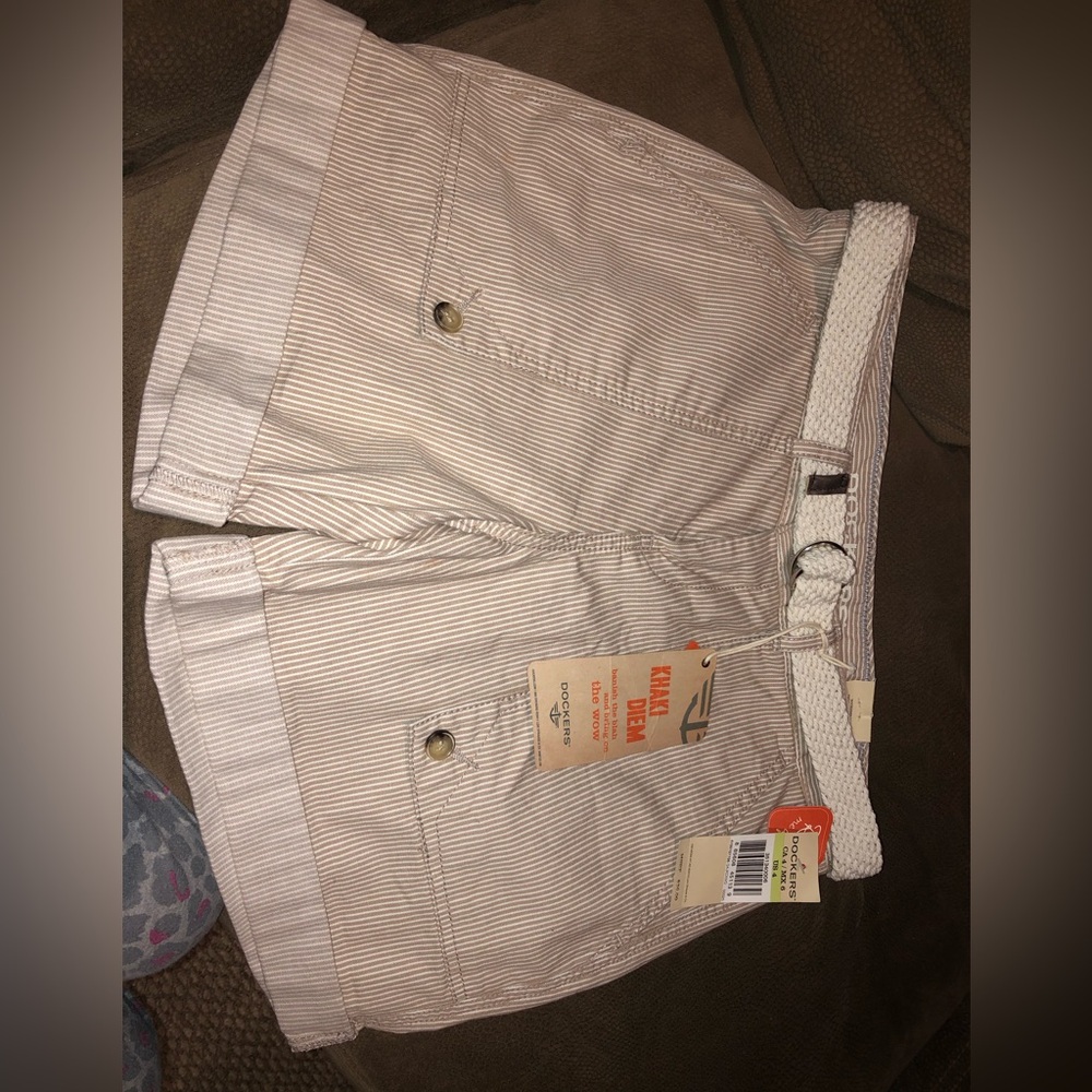 New with tags ladies Dockers shorts size 4